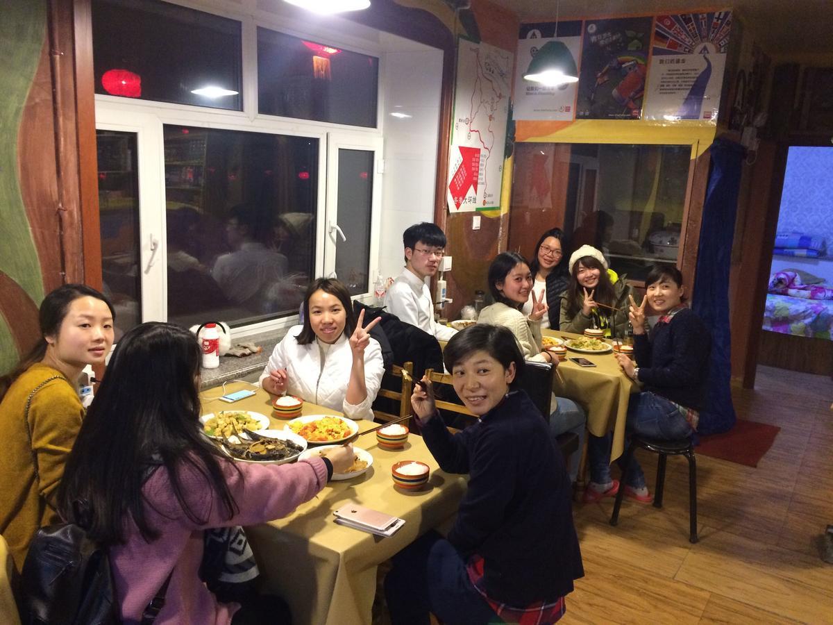 Snow Valley International Hostel Wuchang  エクステリア 写真