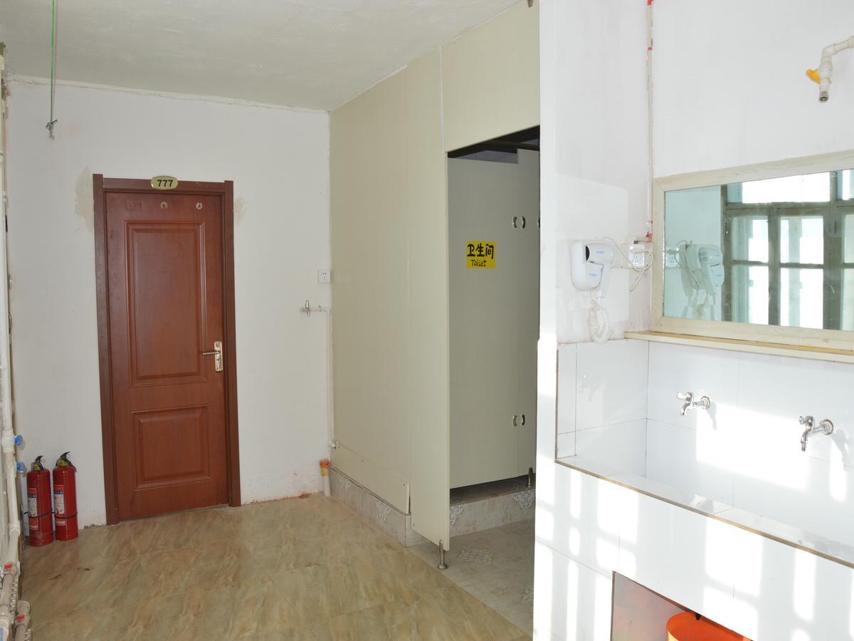 Snow Valley International Hostel Wuchang  エクステリア 写真